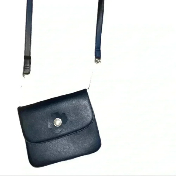 Crossbody Purse- SUPER CUTE - Picture 3 of 8